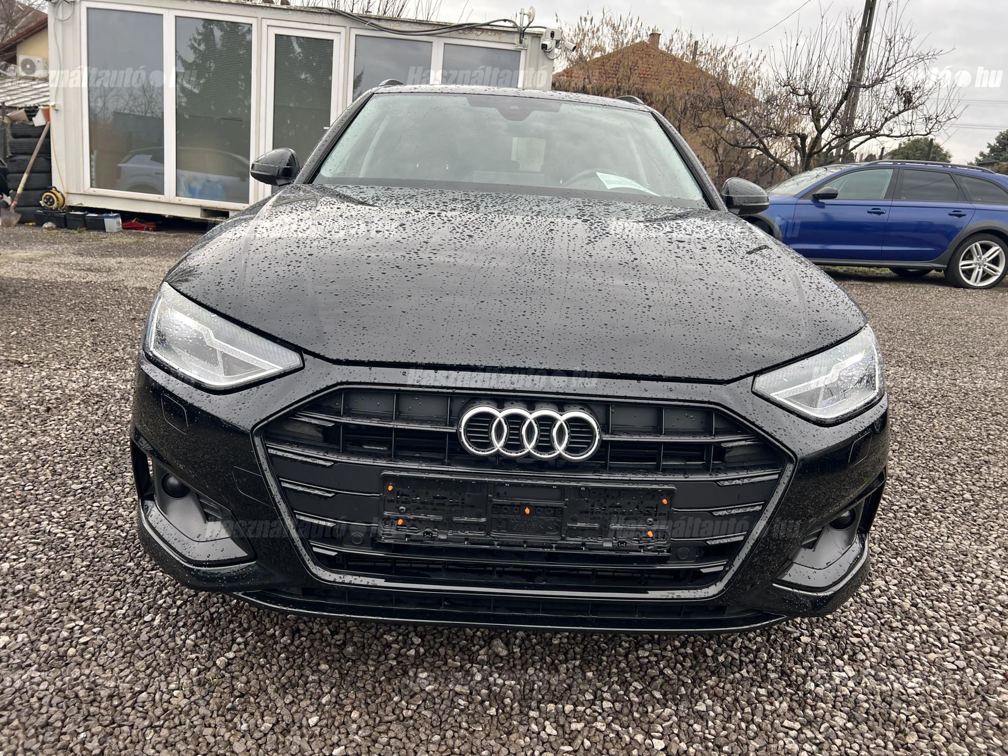 AUDI A4 2022/12 - 1