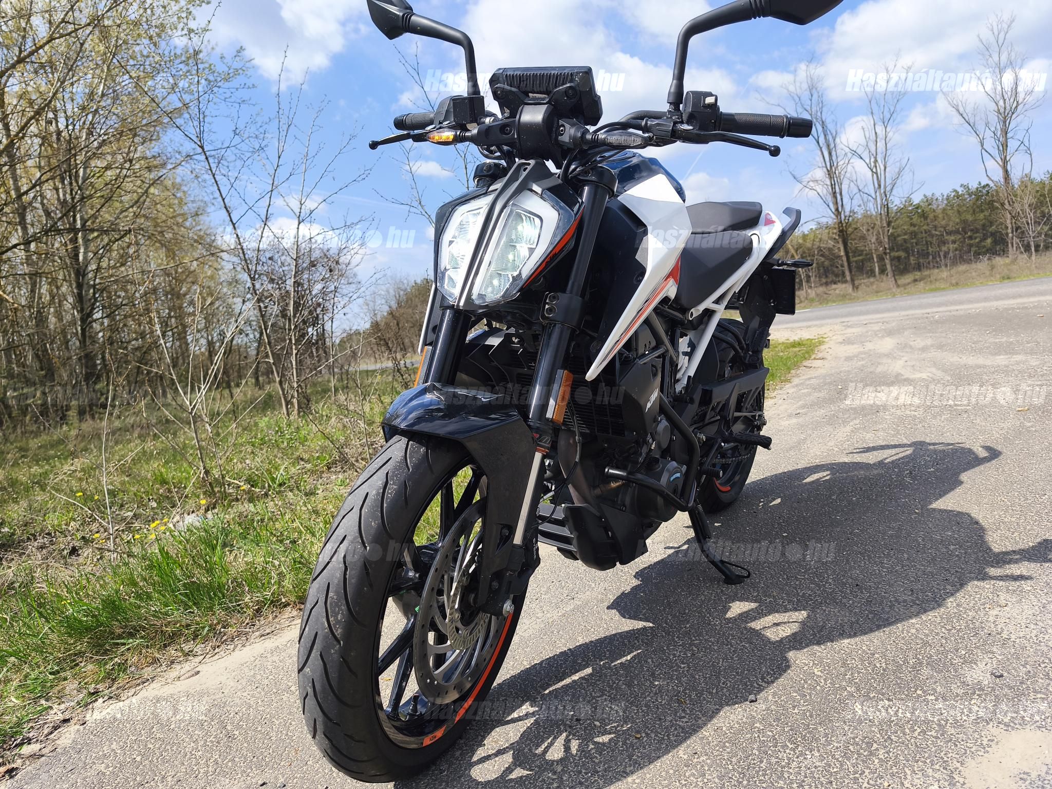 KTM 390 2022/5 - 1