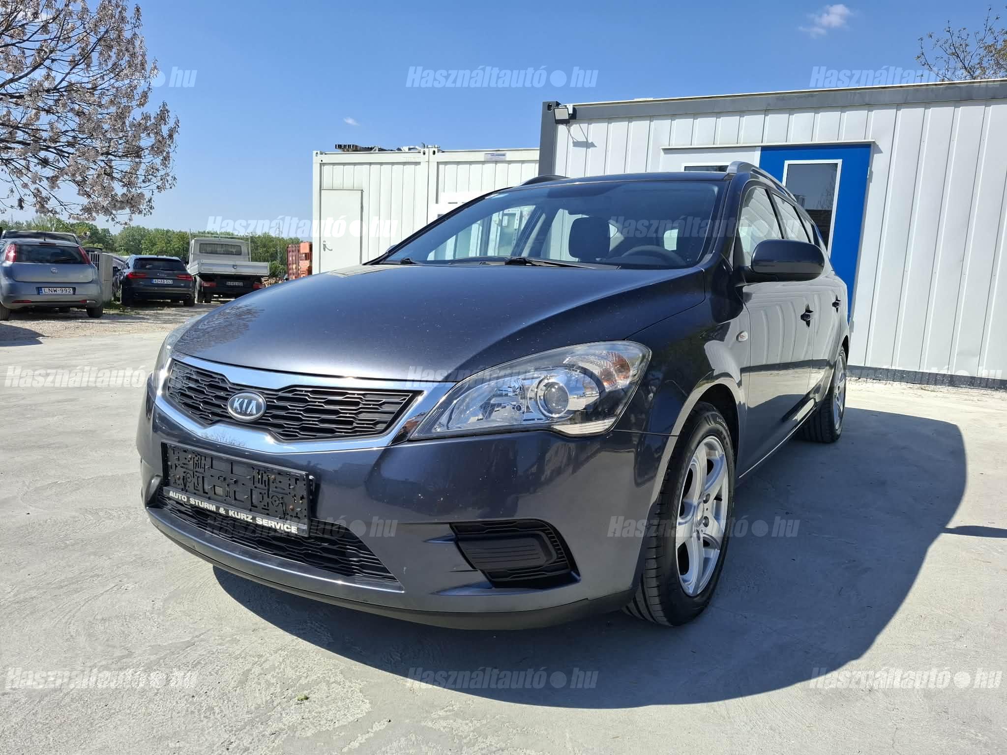KIA CEE'D 2011/4 - 1