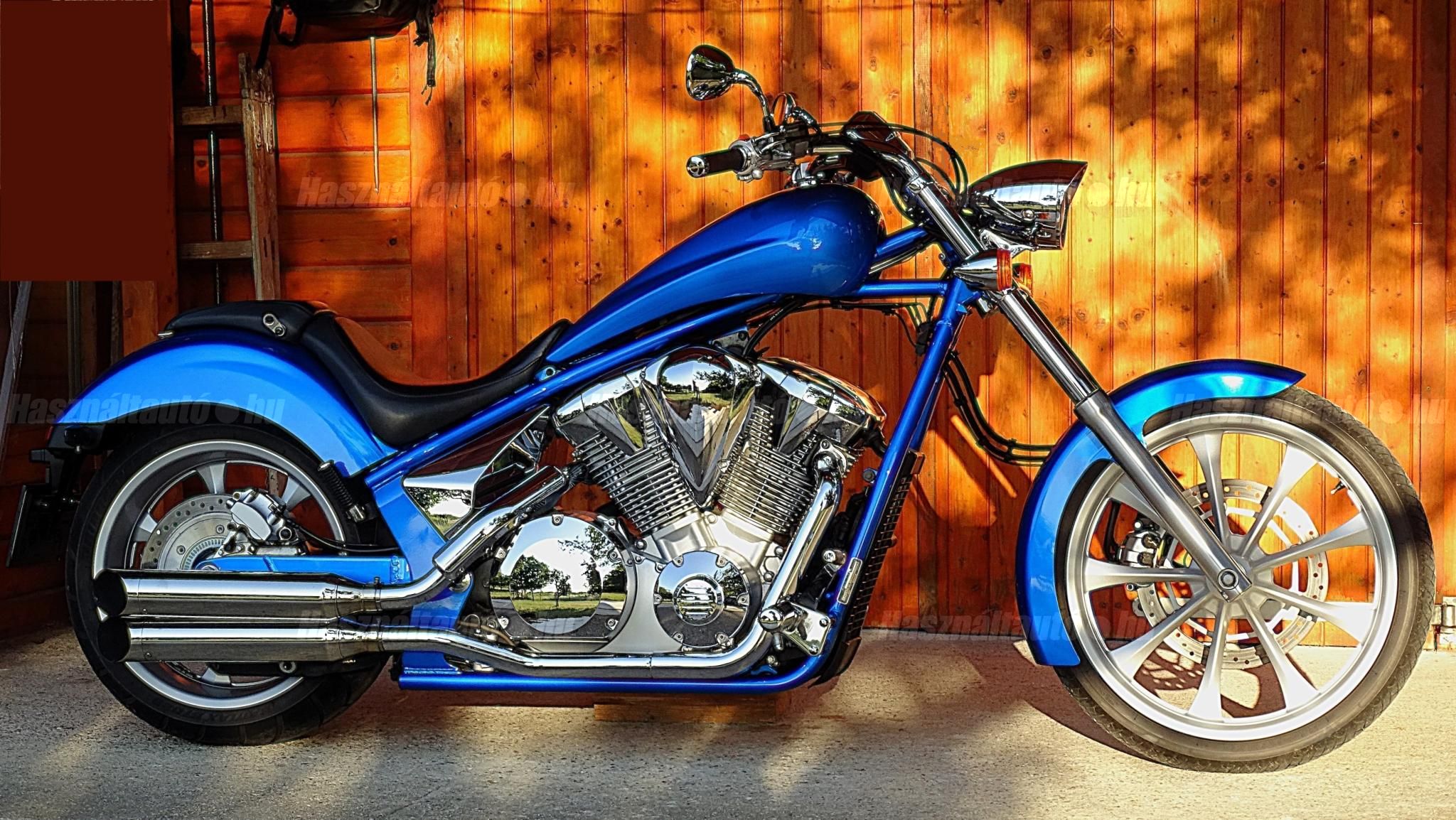HONDA VT 1300 CX 2010 - 1