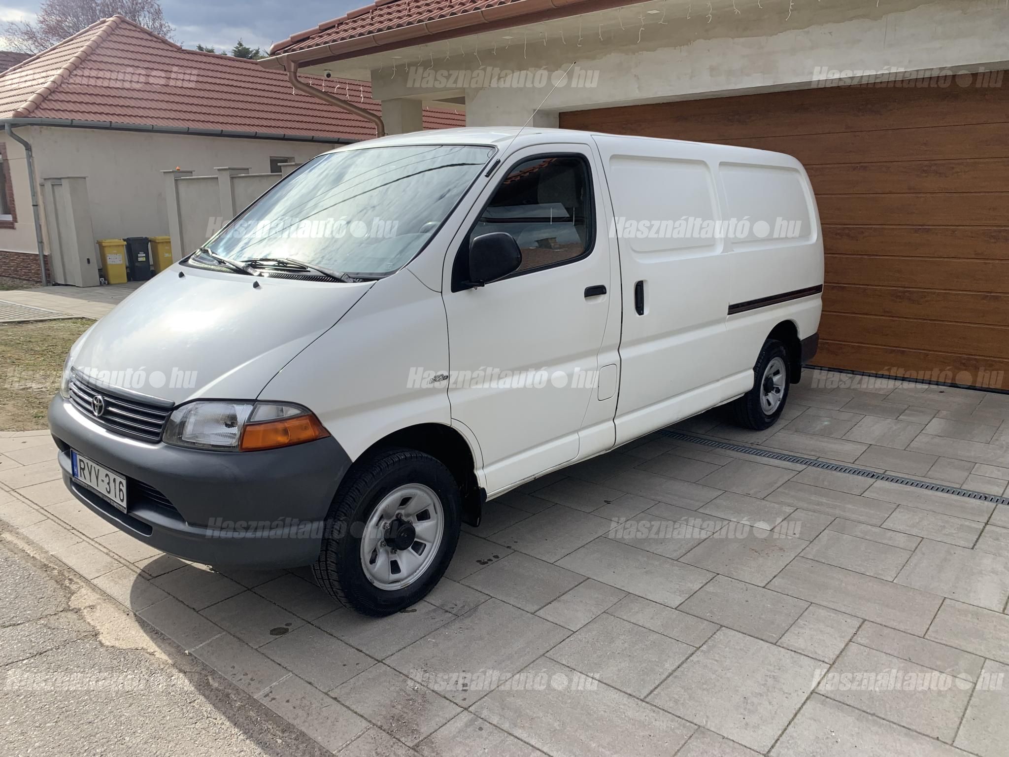 TOYOTA HIACE 2006/4 - 1