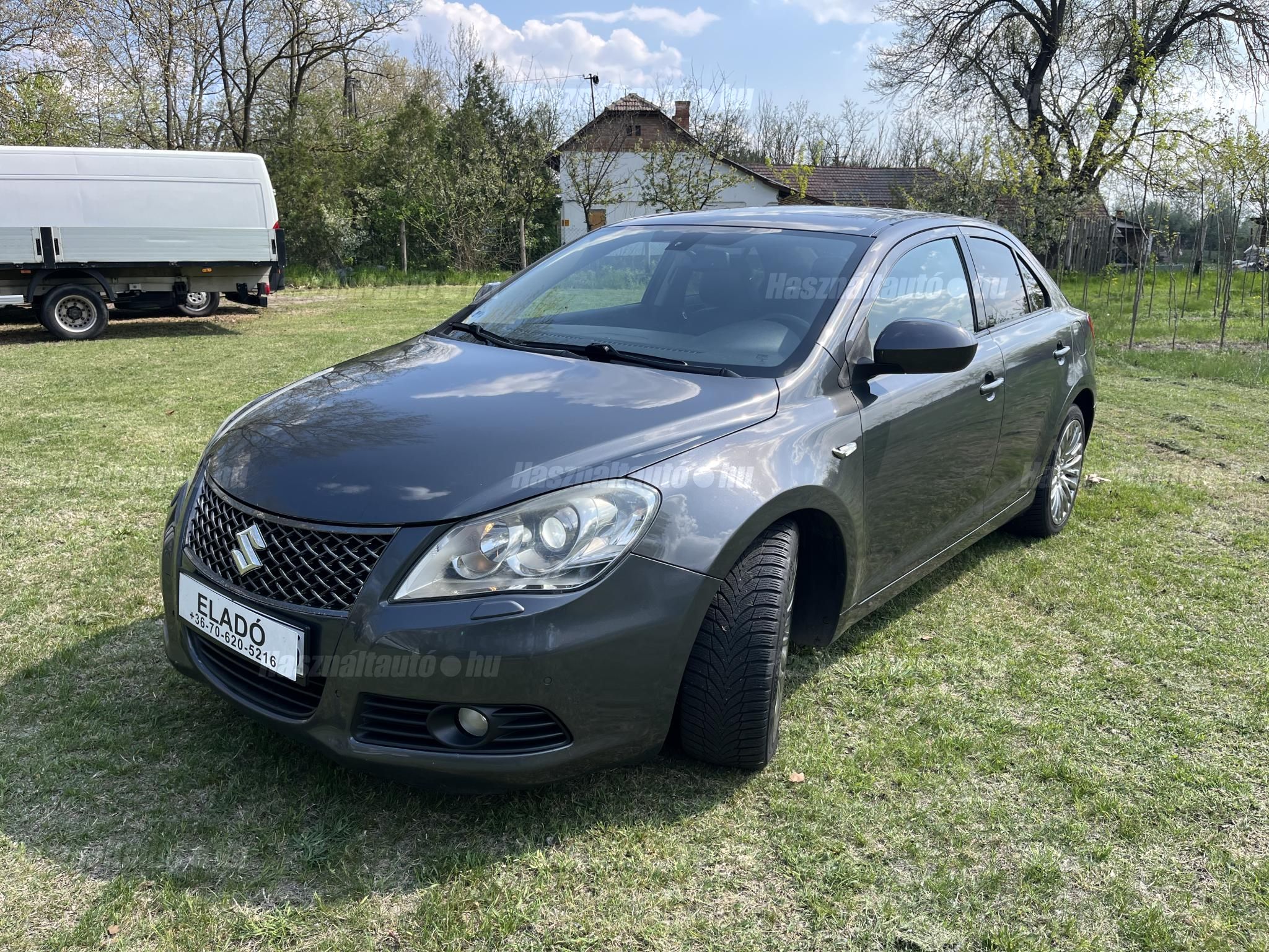SUZUKI KIZASHI 2010/9 - 1