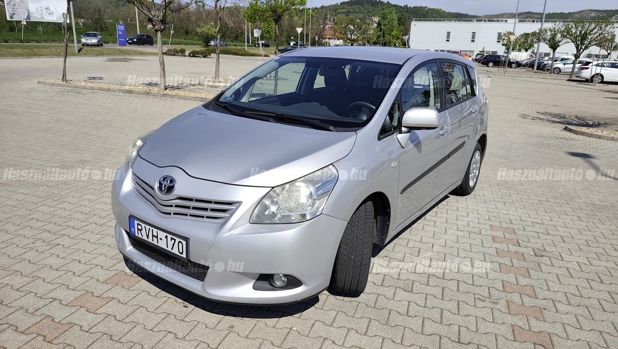 TOYOTA VERSO 2010 - 1
