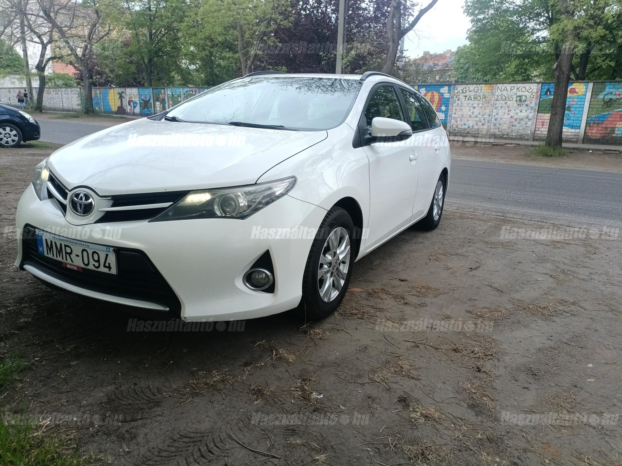 TOYOTA AURIS 2013/12 - 1
