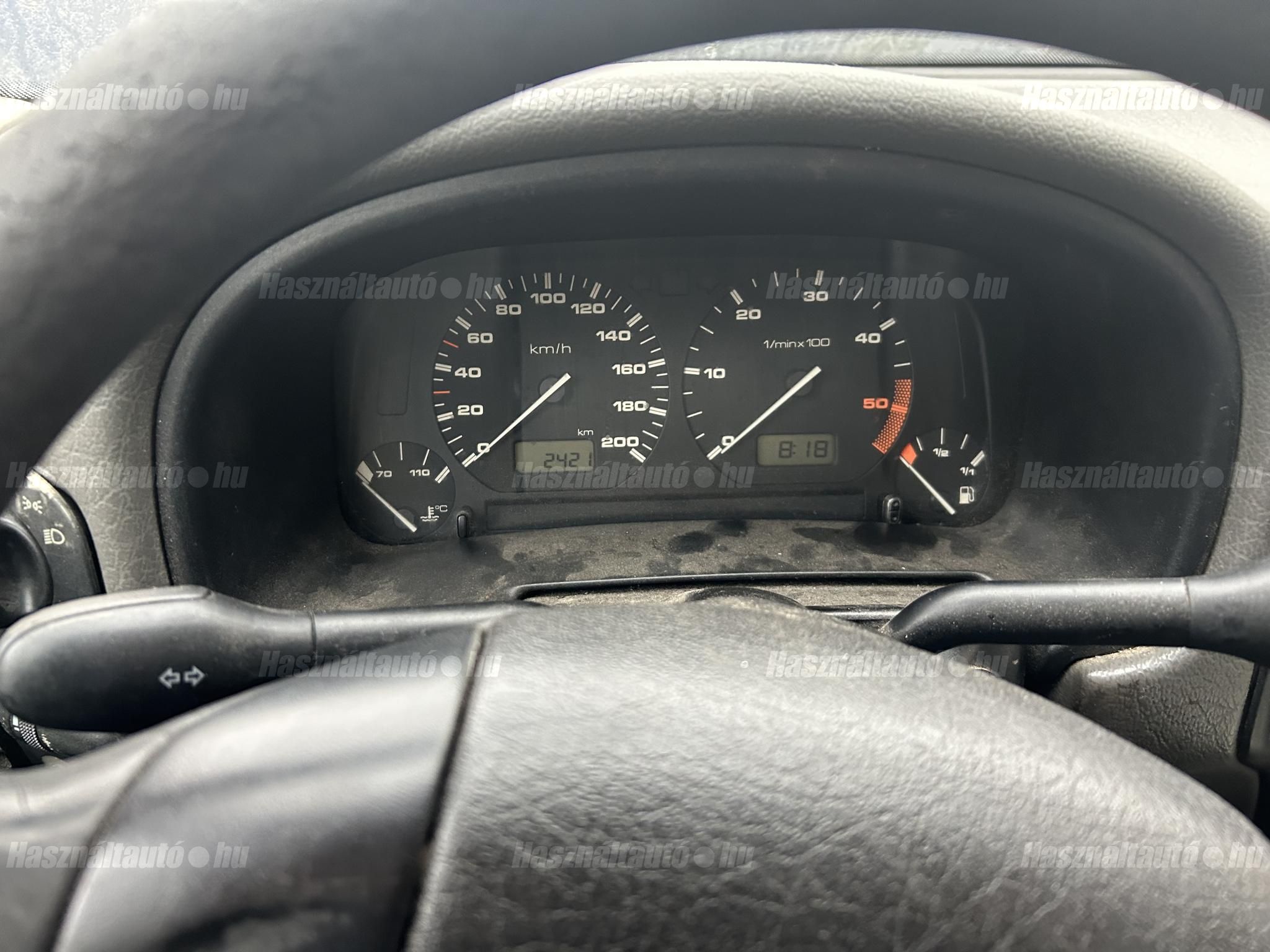 VOLKSWAGEN POLO 1996 - 1