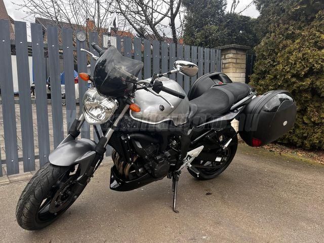 YAMAHA FZ6-N 2011 - 1
