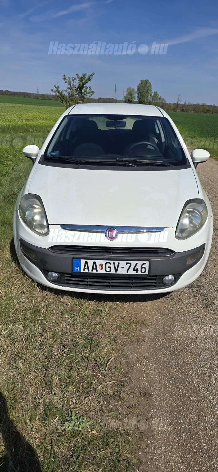 FIAT PUNTO 2010/8 - 1
