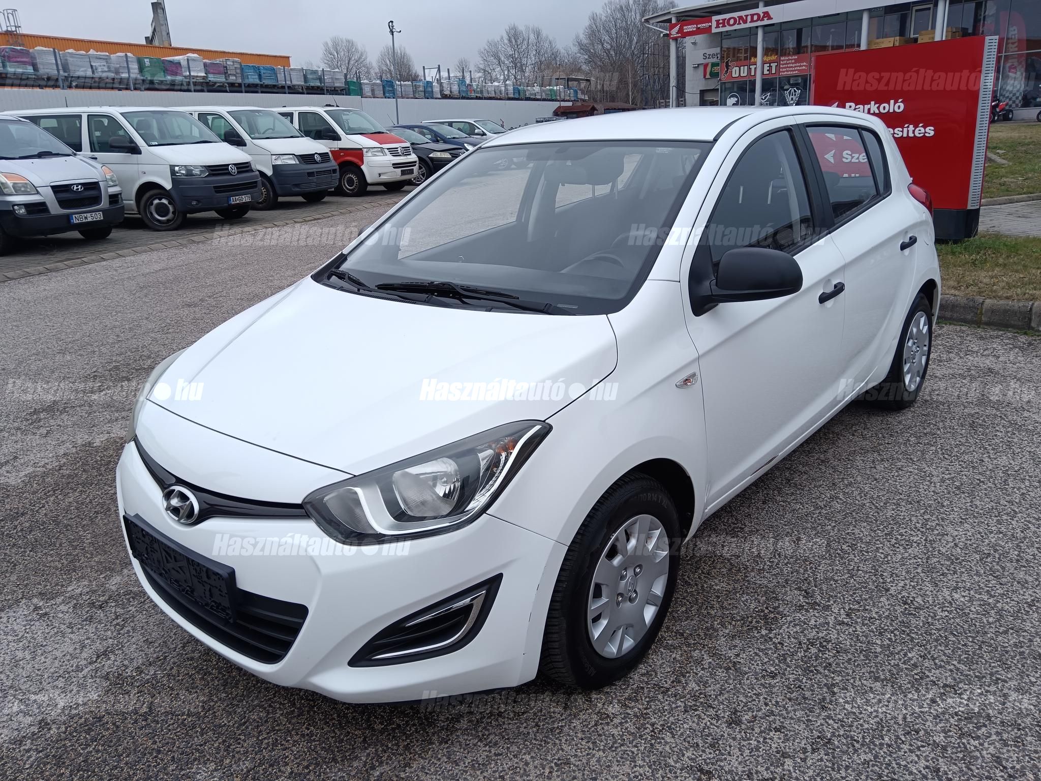 HYUNDAI I20 2013/11 - 1