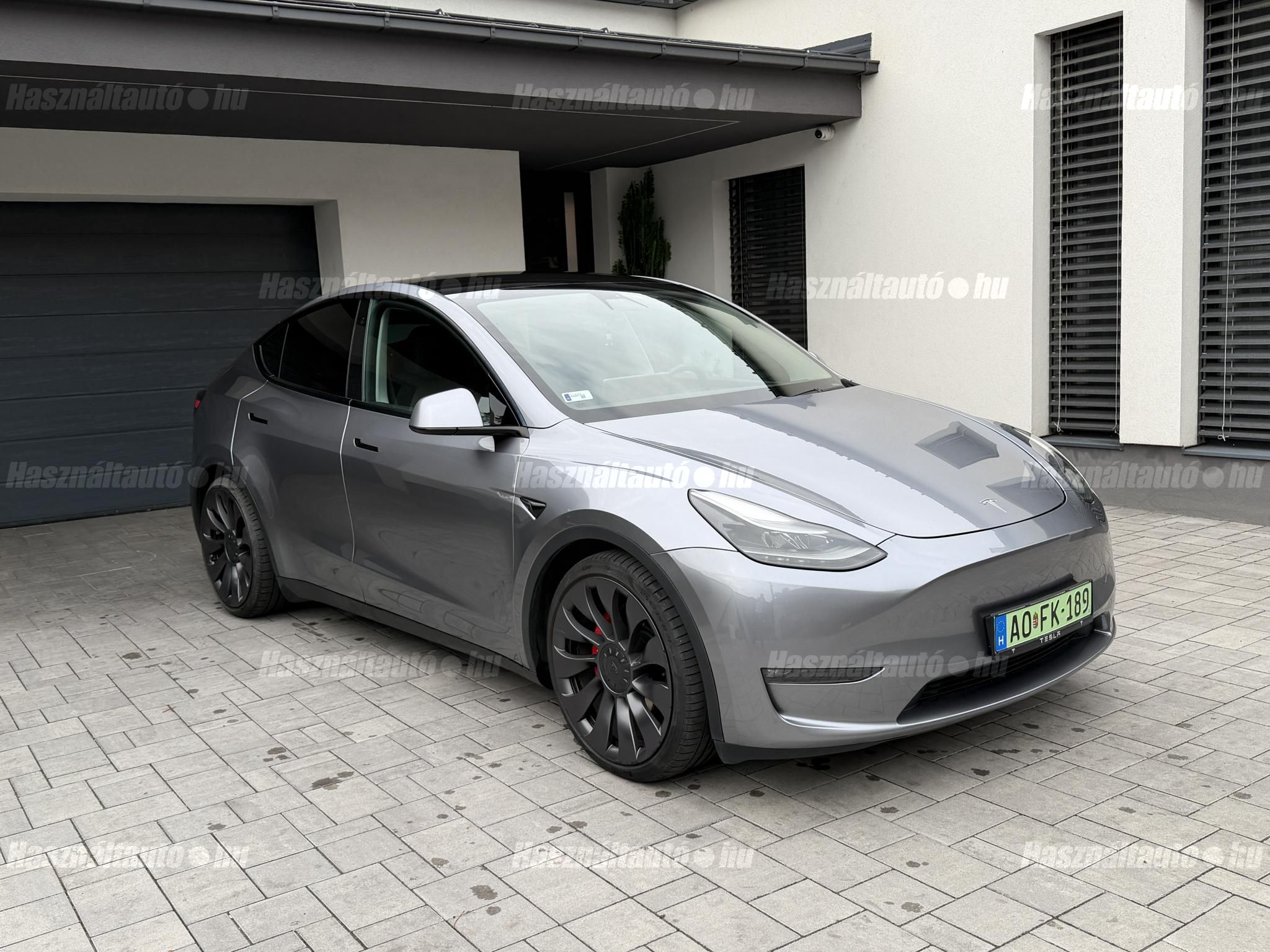 TESLA MODEL Y 2023/9 - 1