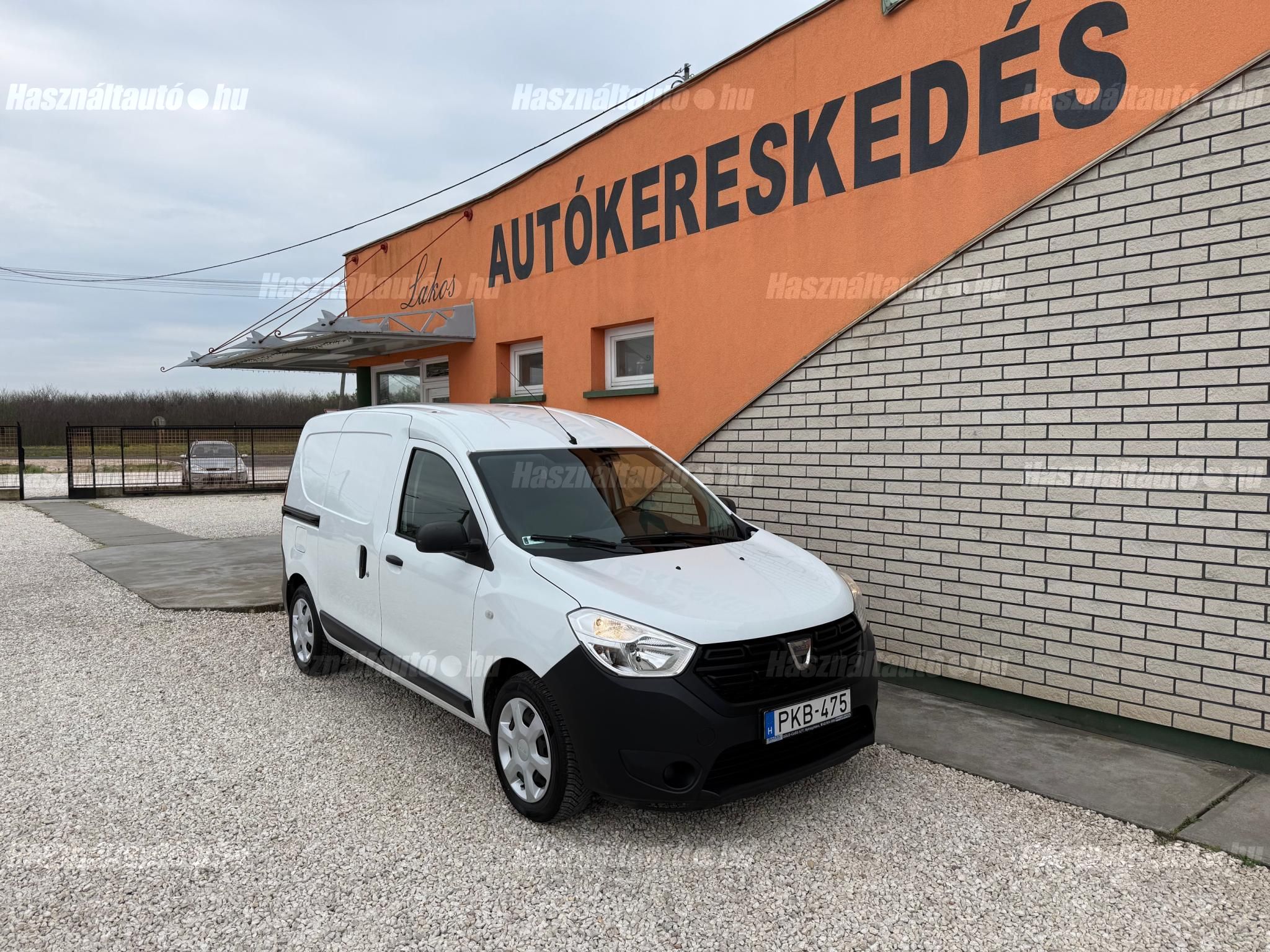 DACIA DOKKER 2017/9 - 1