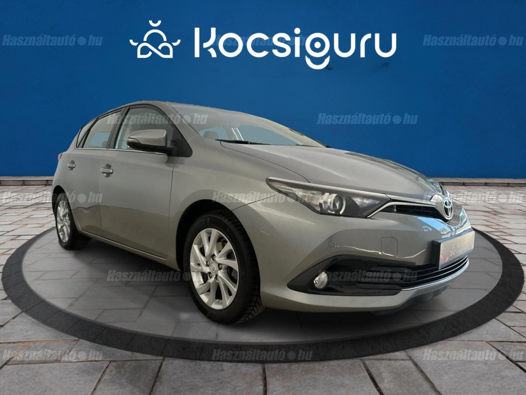 TOYOTA AURIS 2015/8 - 1