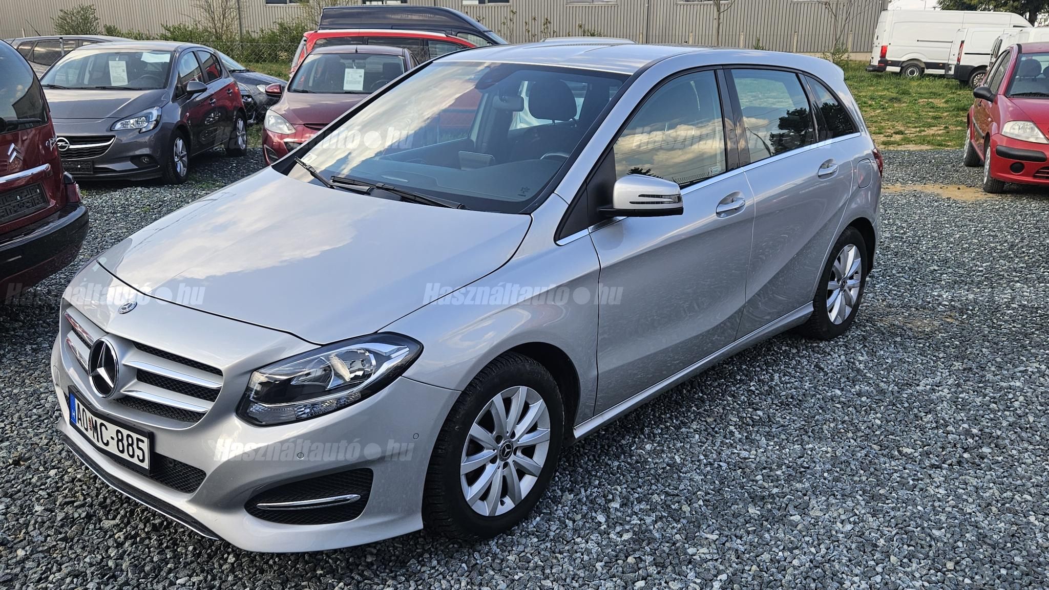 MERCEDES-BENZ B 180 2017/5 - 1