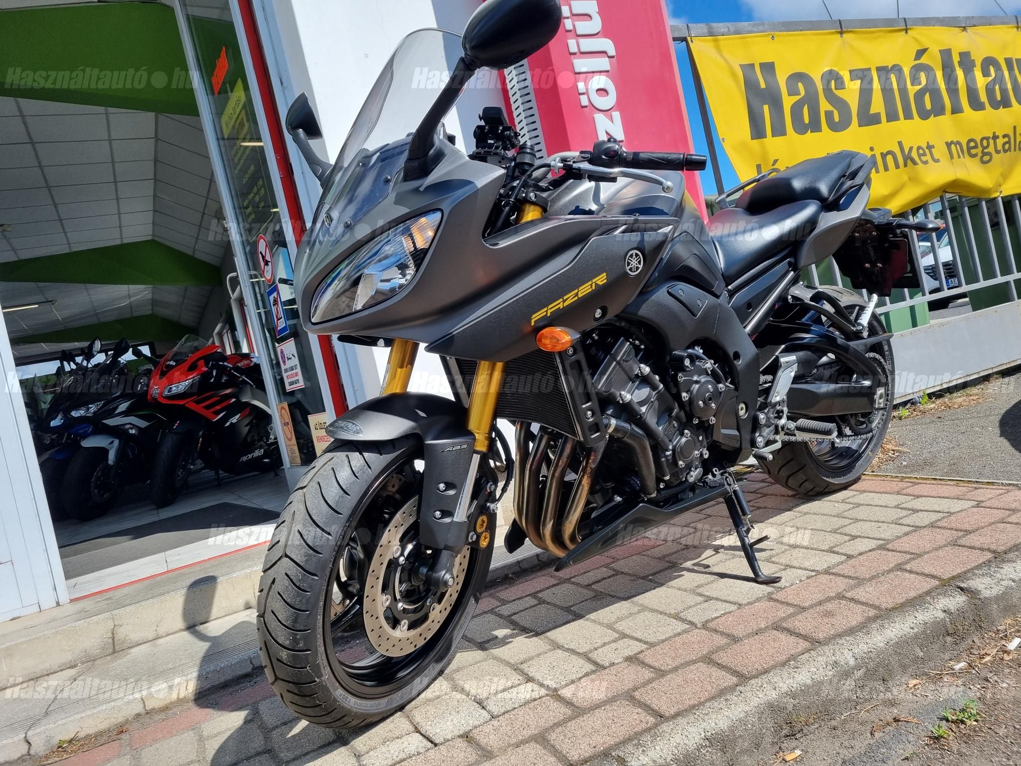 YAMAHA FZ8-S 2013/9 - 1