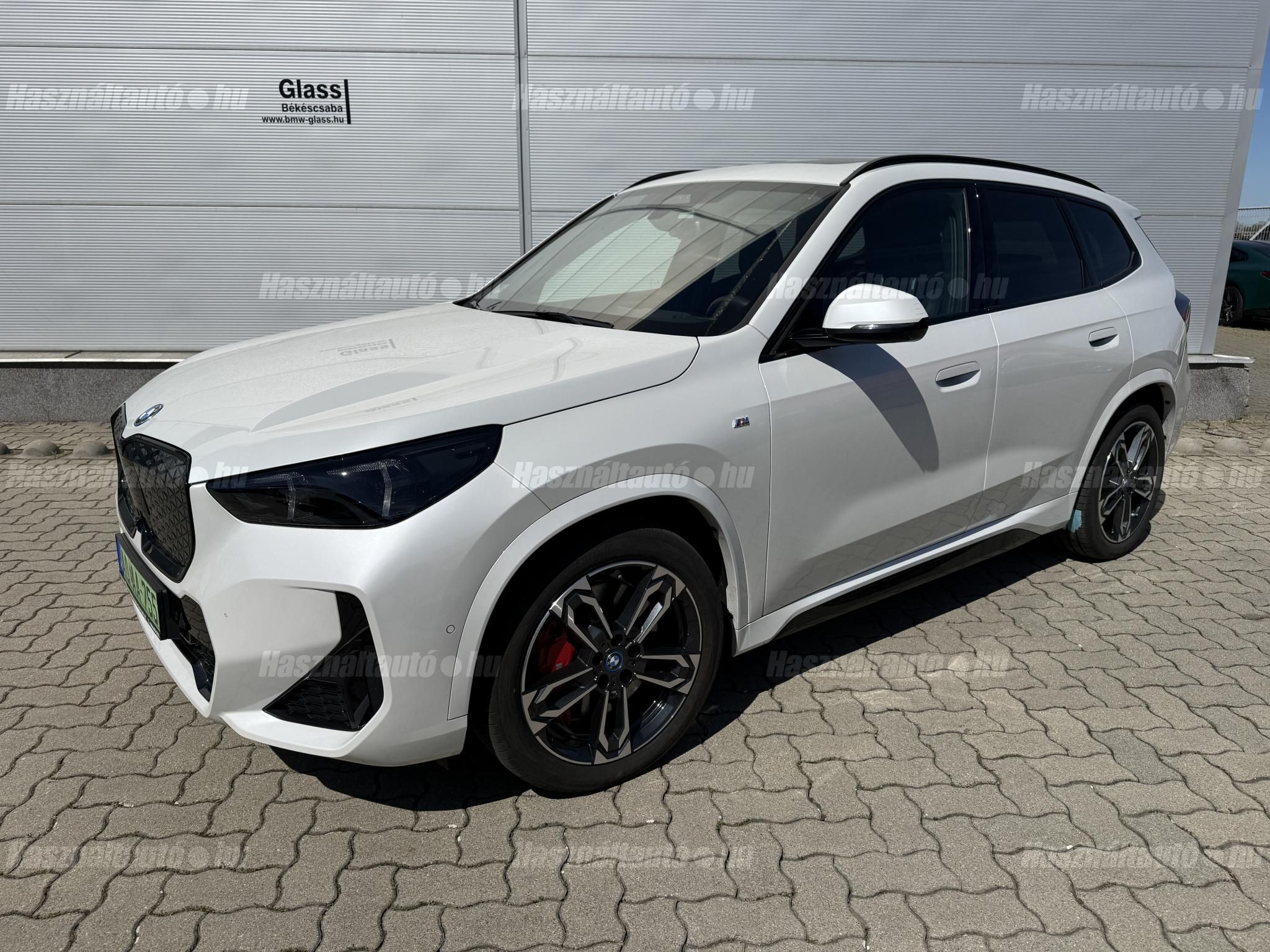 BMW IX1 2025/4 - 1