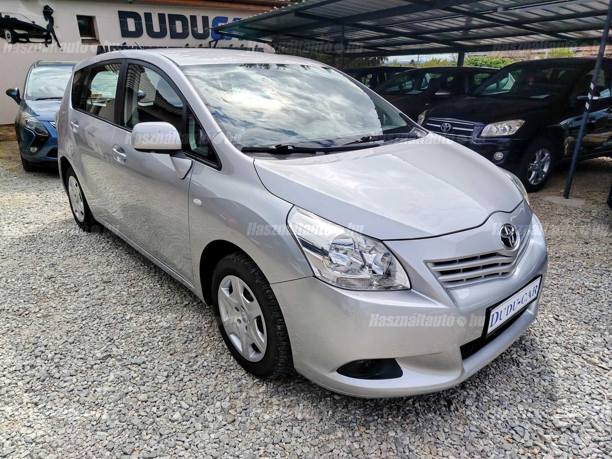TOYOTA VERSO 2010/4 - 1