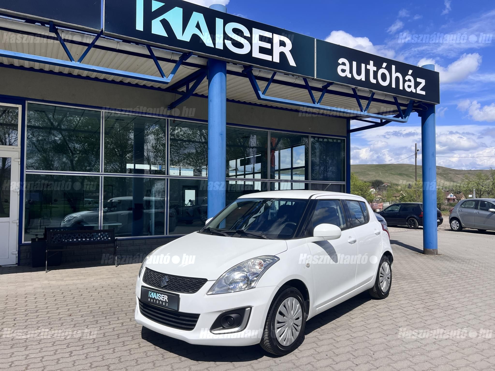 SUZUKI SWIFT 2015/3 - 1