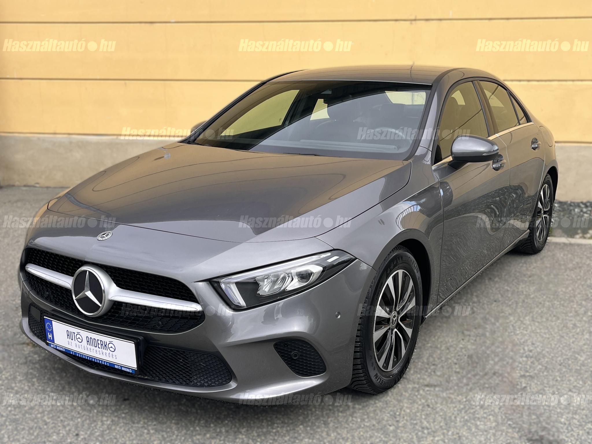 MERCEDES-BENZ A 180 2021/10 - 1