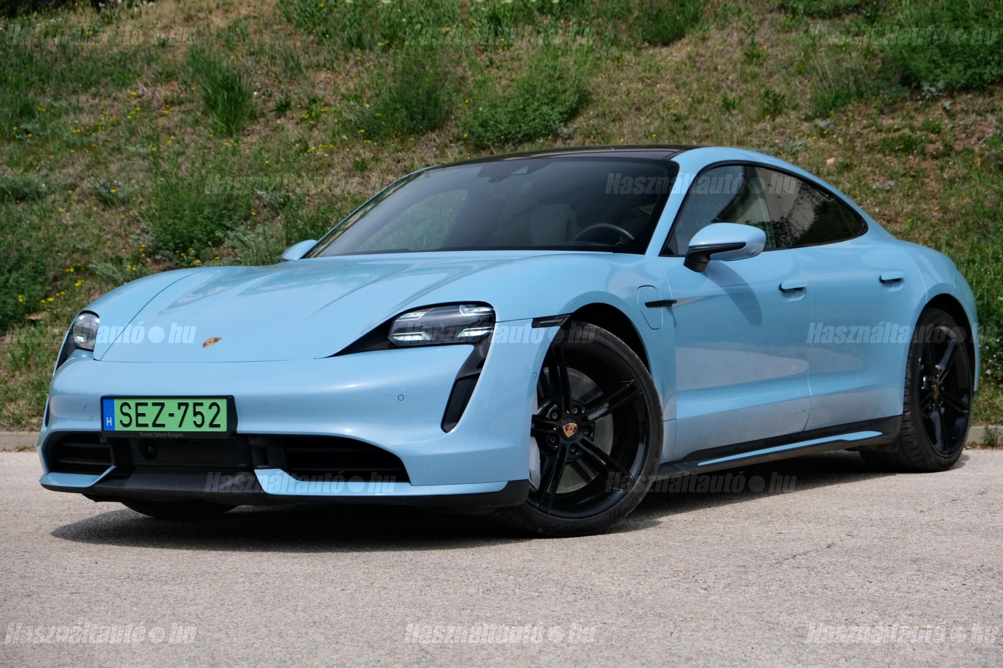 PORSCHE TAYCAN 2020/8 - 1