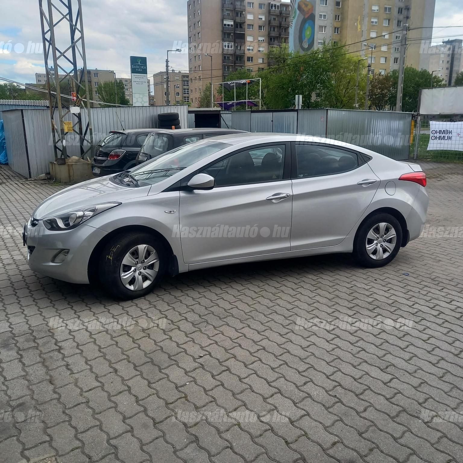 HYUNDAI ELANTRA 2011/9 - 1