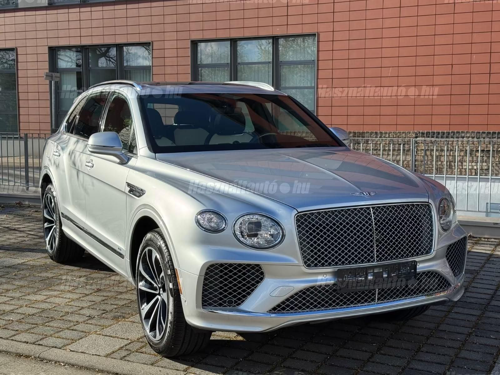 BENTLEY BENTAYGA 2021/3 - 1