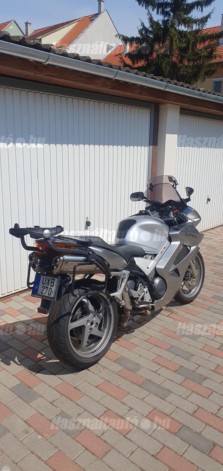 HONDA VFR 800 2004/3 - 1