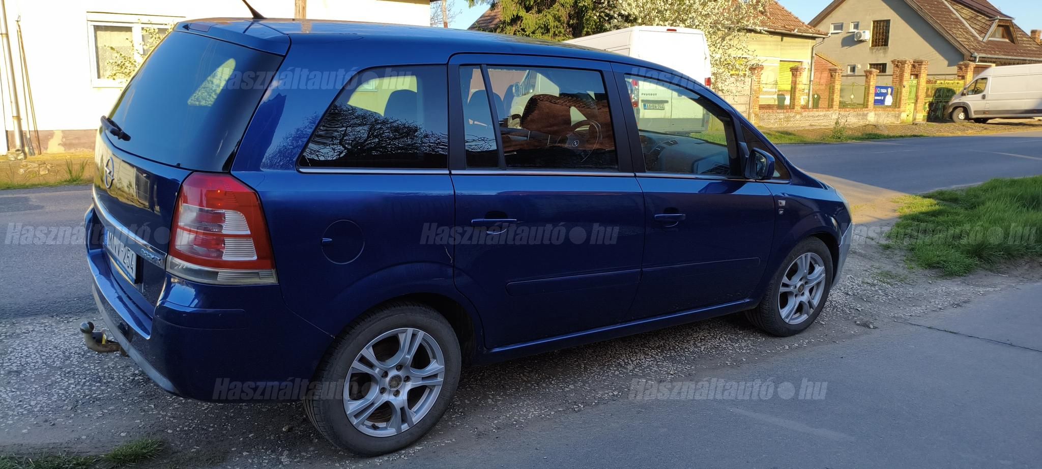 OPEL ZAFIRA B 2010/7 - 1