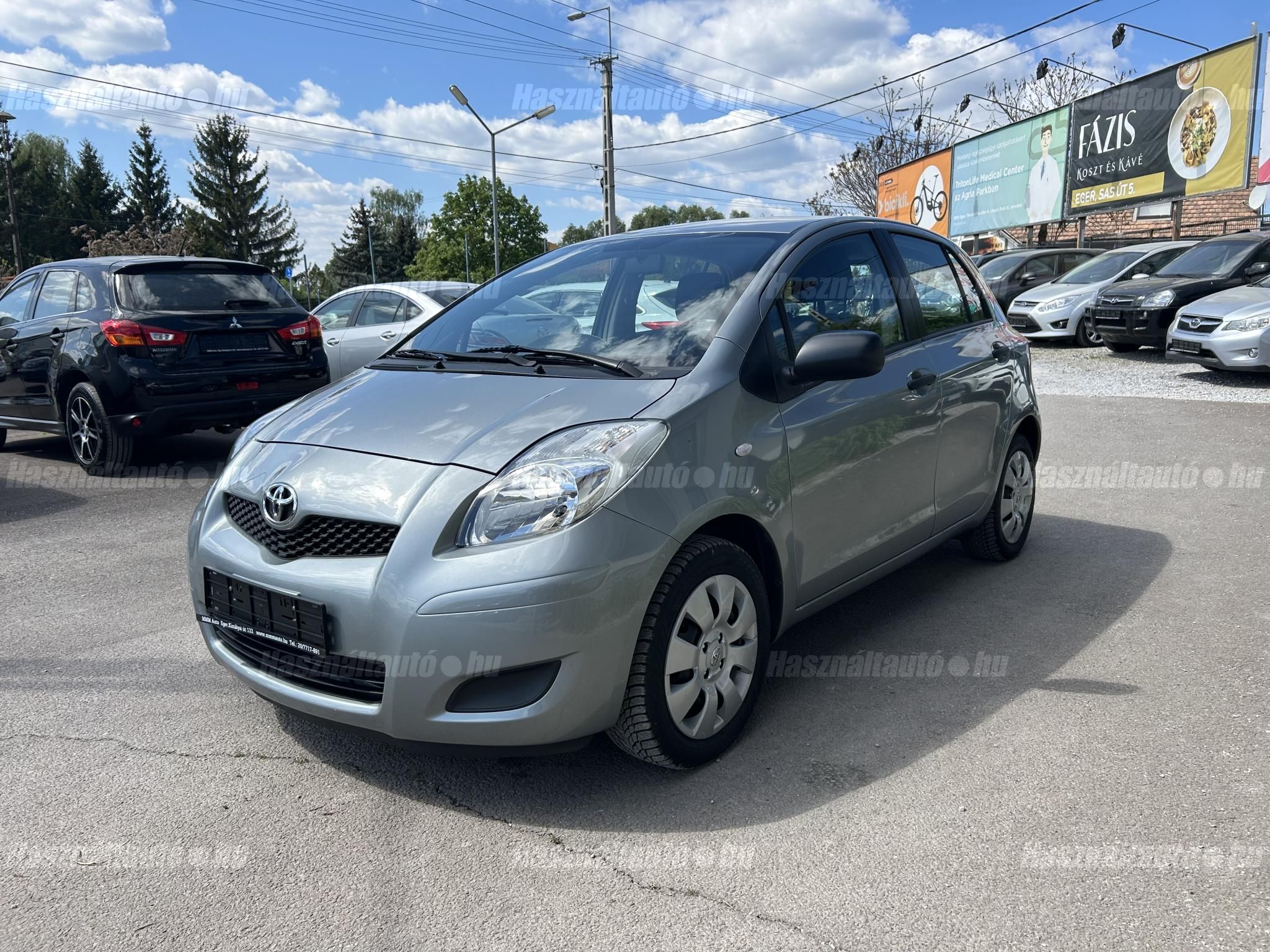 TOYOTA YARIS 2010/11 - 1