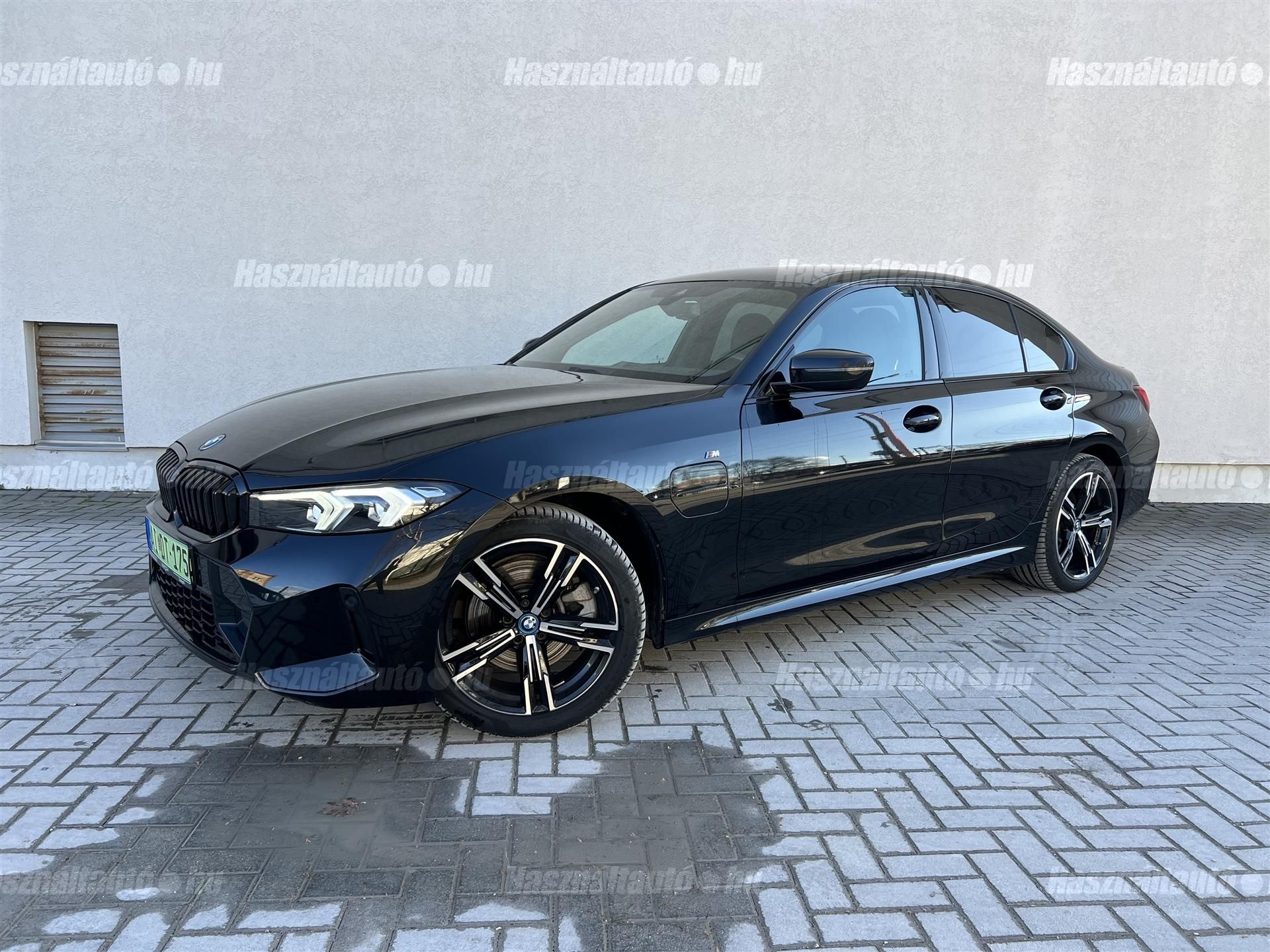 BMW 330 2024/7 - 1