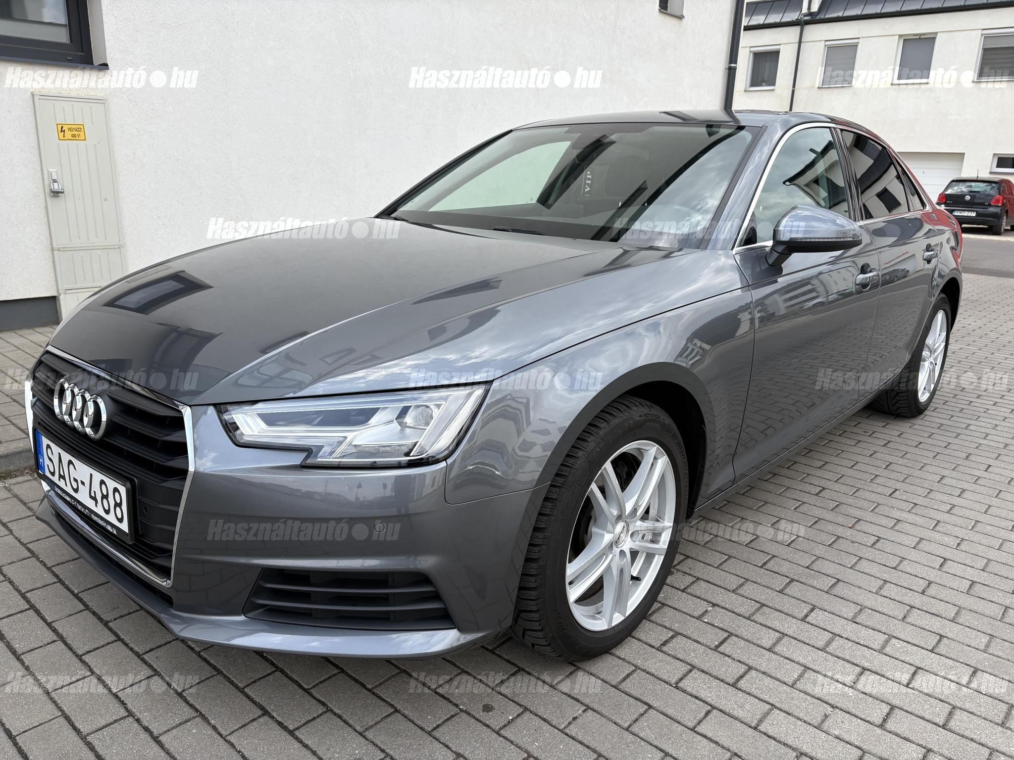 AUDI A4 2018/8 - 1