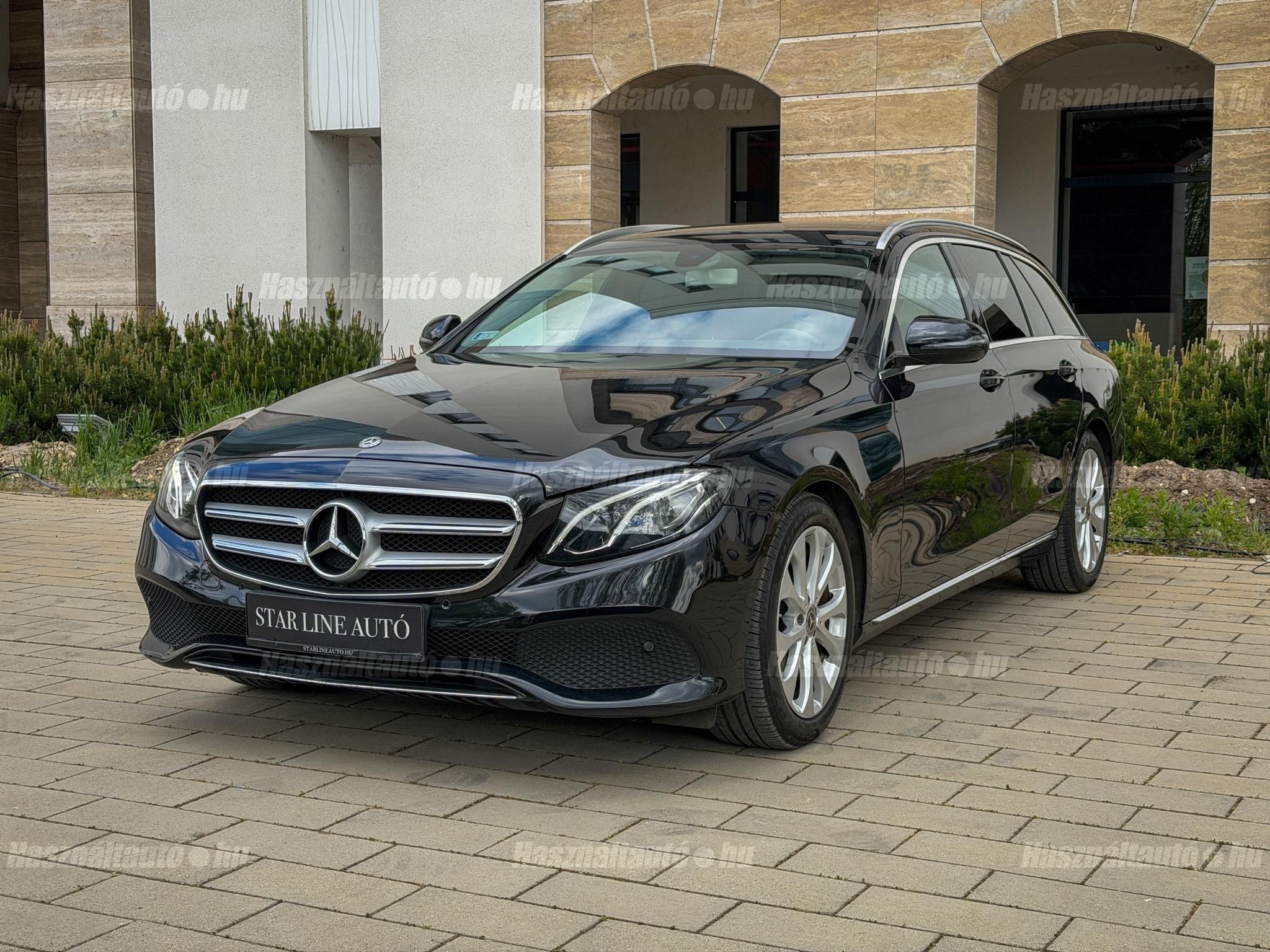 MERCEDES-BENZ E 220 2018/4 - 1