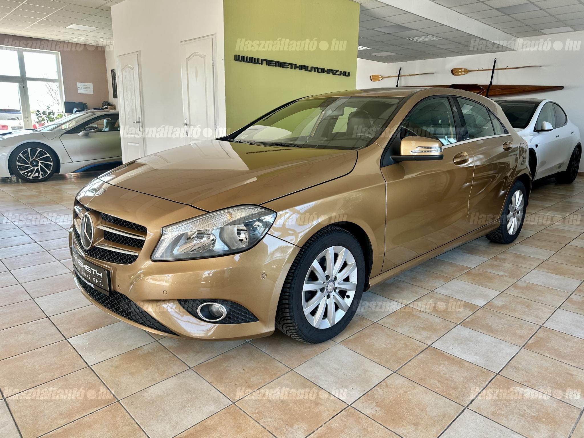 MERCEDES-BENZ A 180 2012 - 1