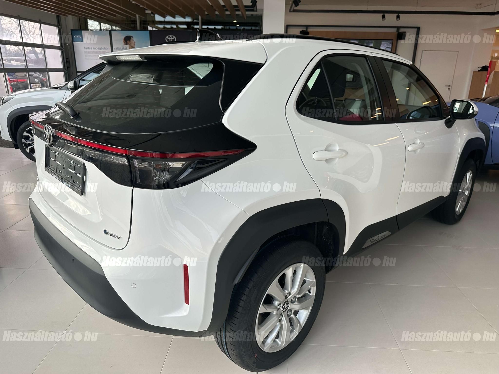 TOYOTA YARIS CROSS 2026 - 1