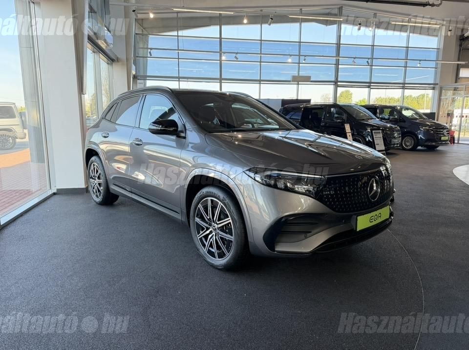 MERCEDES-BENZ EQA 2025 - 1