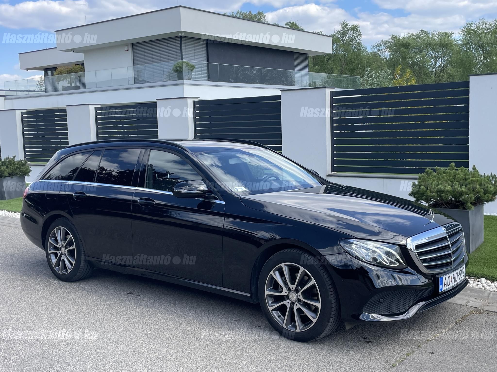 MERCEDES-BENZ E 200 2017/8 - 1