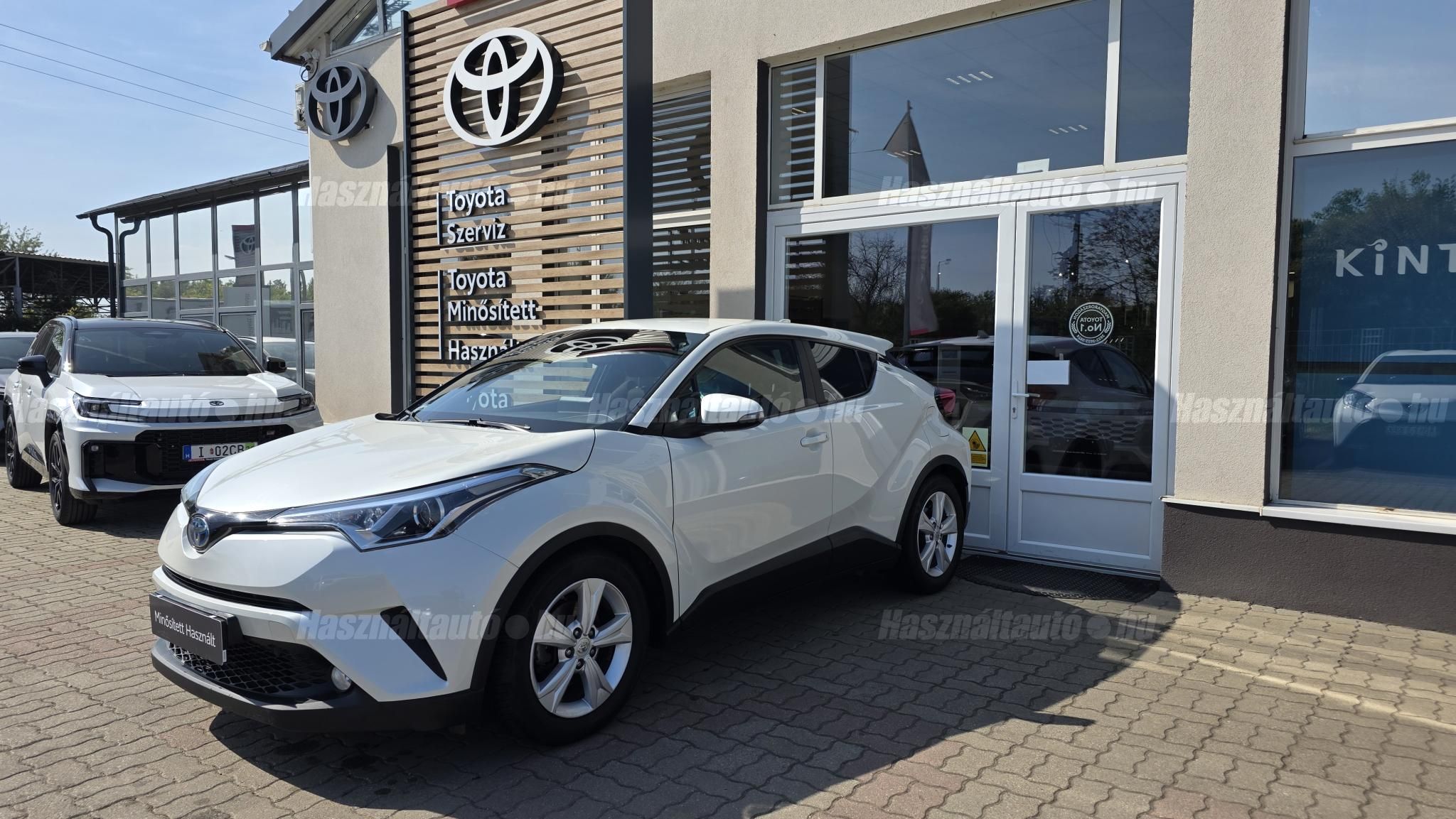 TOYOTA C-HR 2016/12 - 1