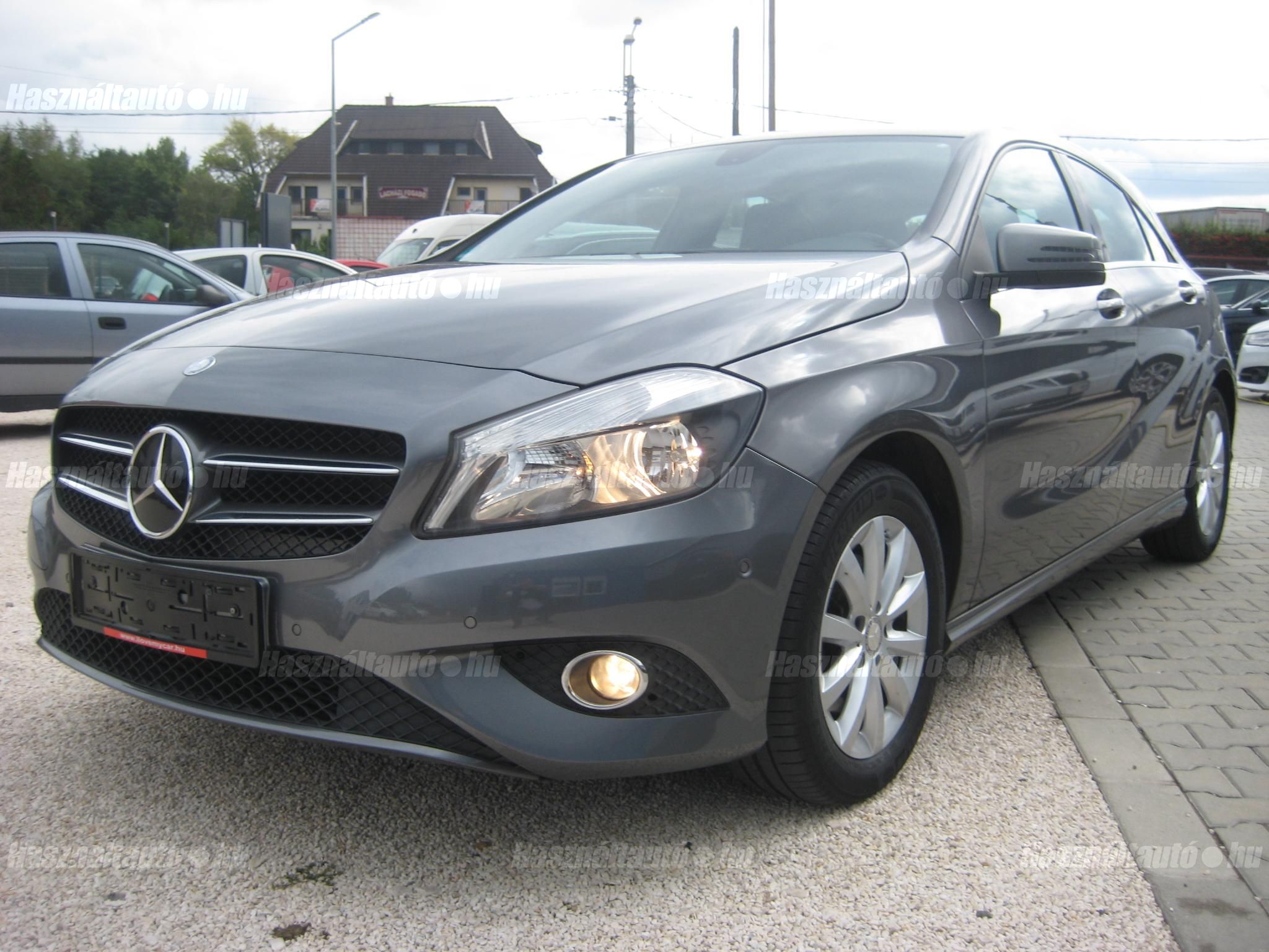 MERCEDES-BENZ A-OSZTÁLY 2015/9 - 1