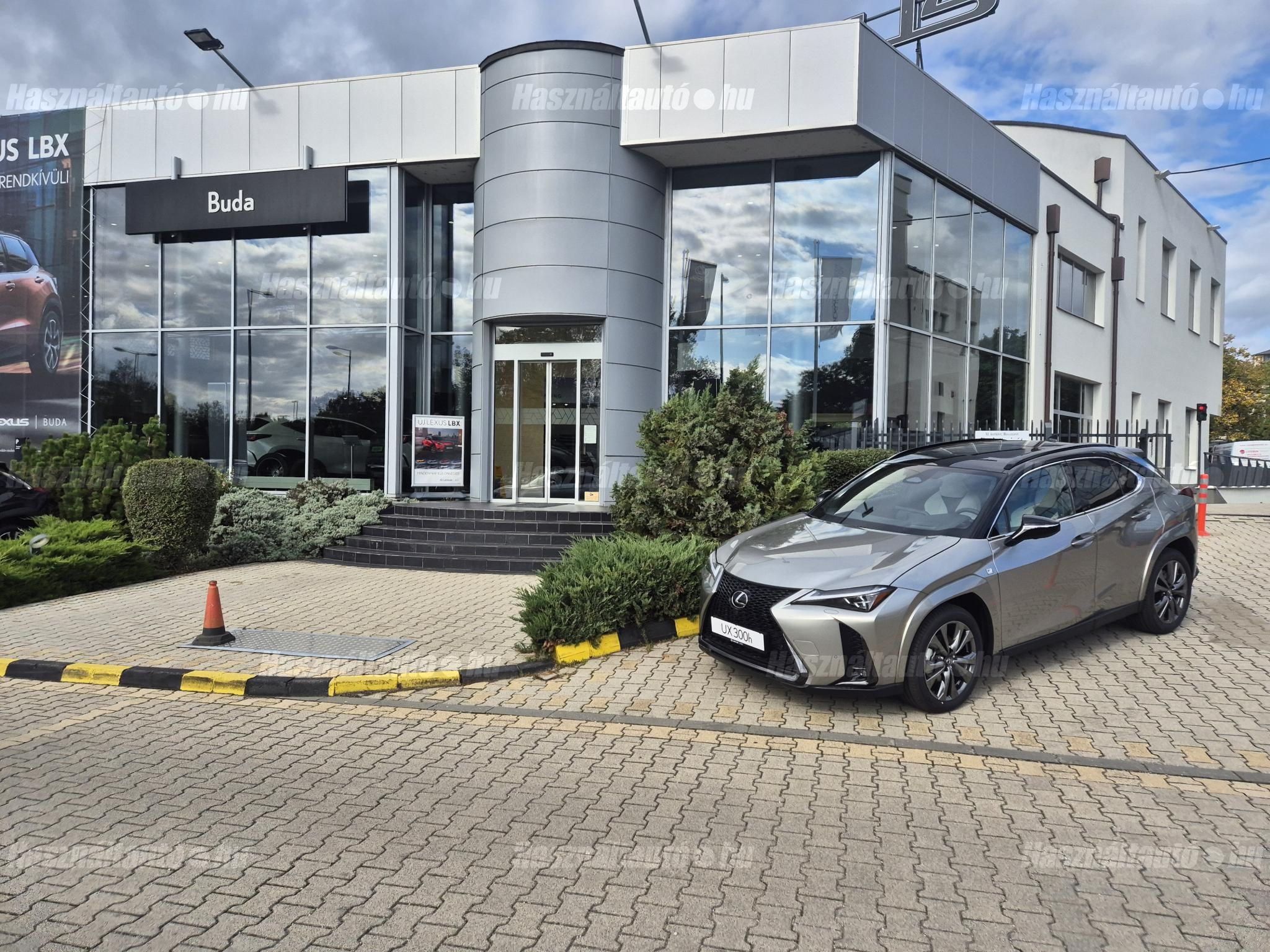 LEXUS UX 2025/1 - 1