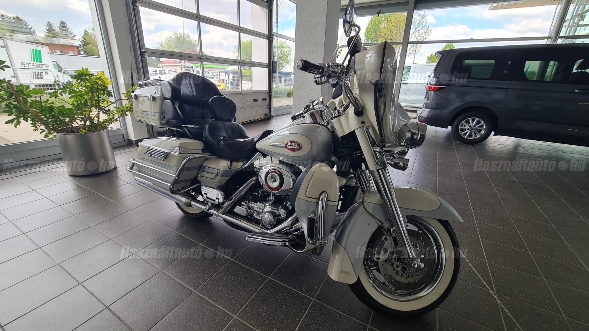 HARLEY-DAVIDSON CVO 2008/4 - 1
