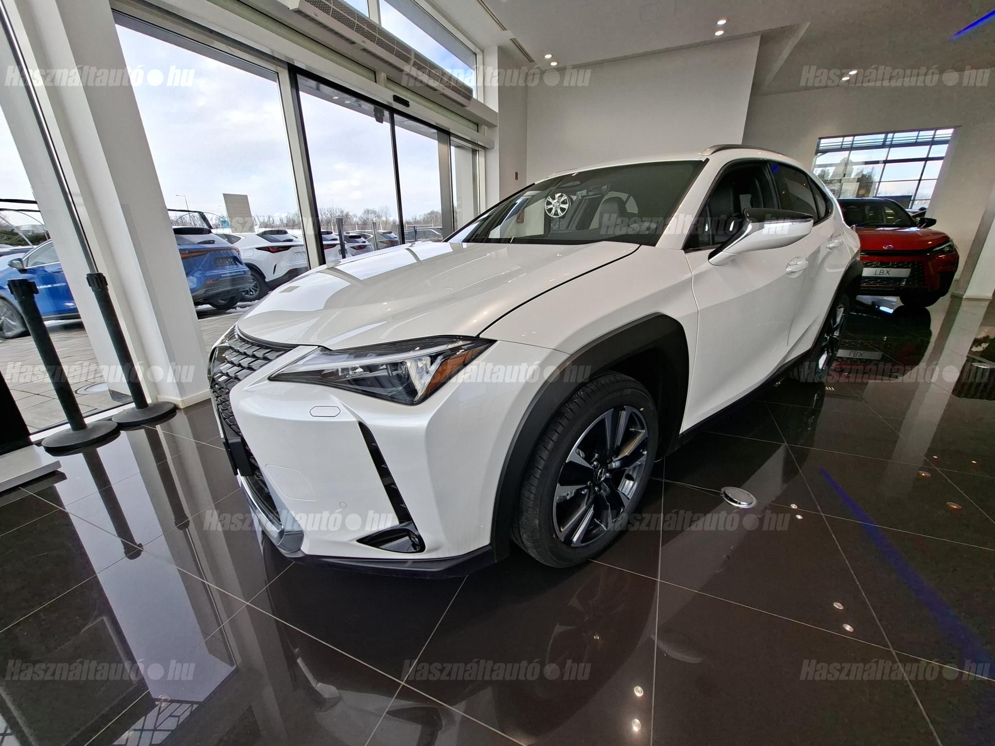 LEXUS UX 2024/11 - 1