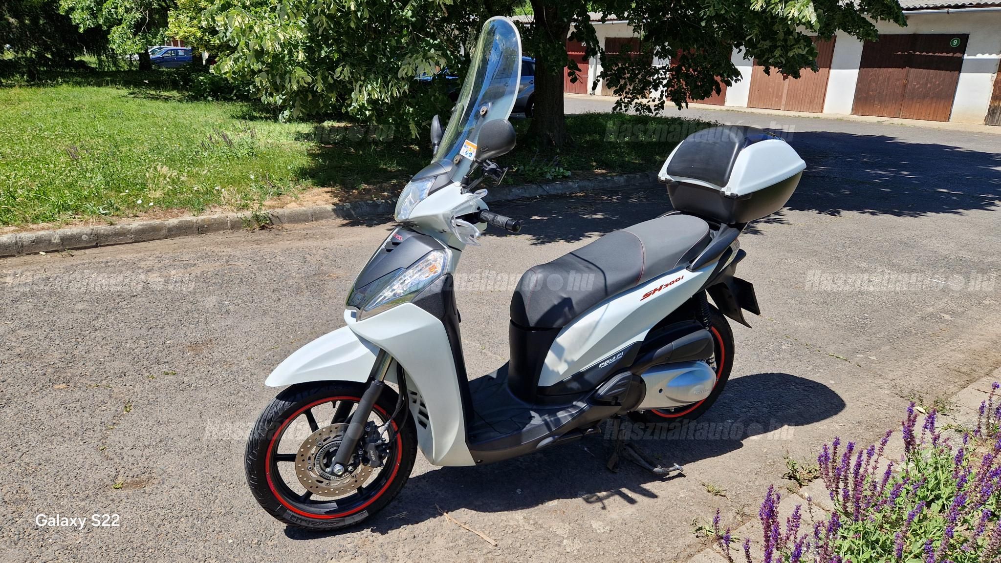 HONDA SH 300 2013/7 - 1
