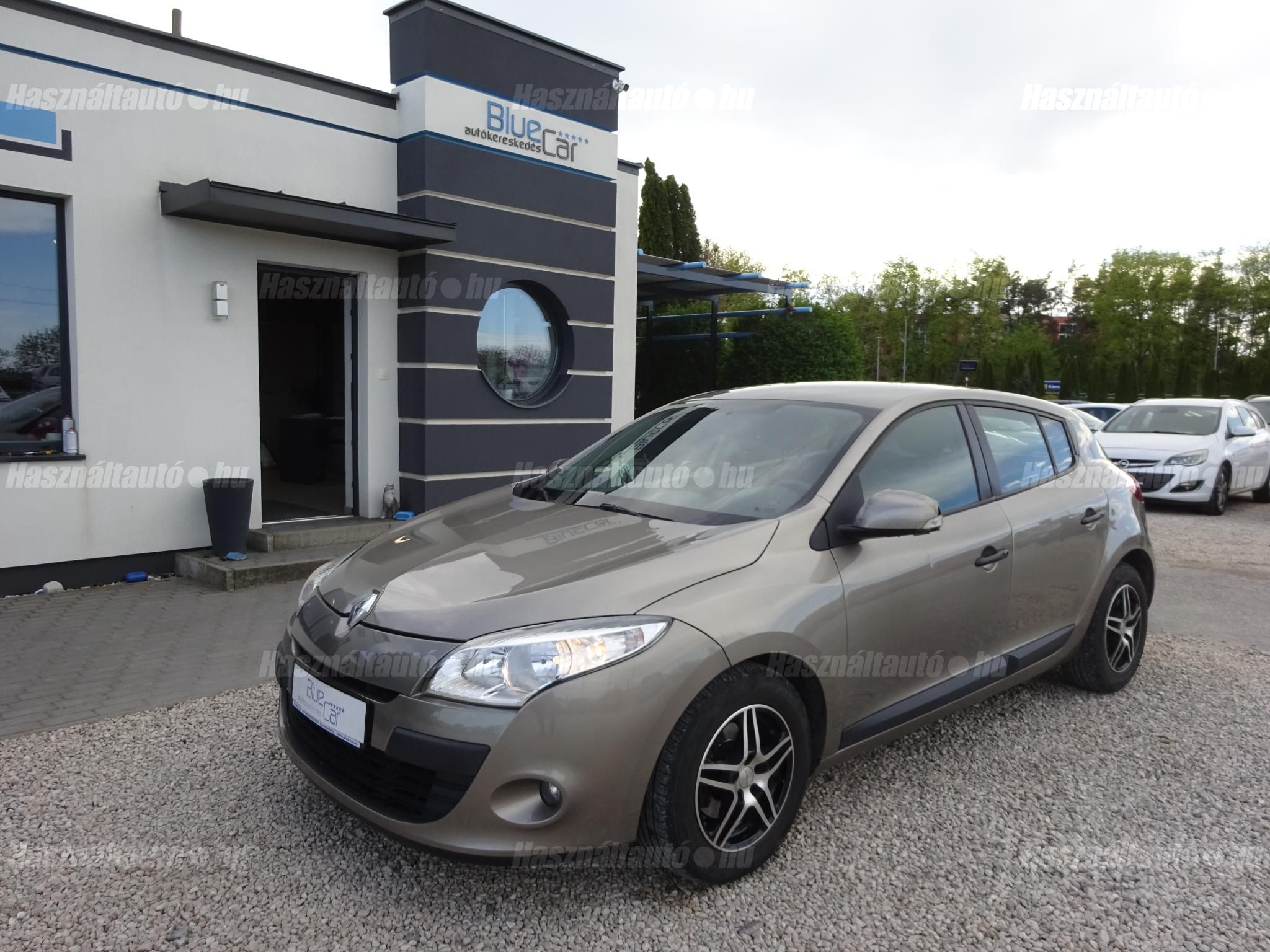 RENAULT MEGANE 2011/4 - 1
