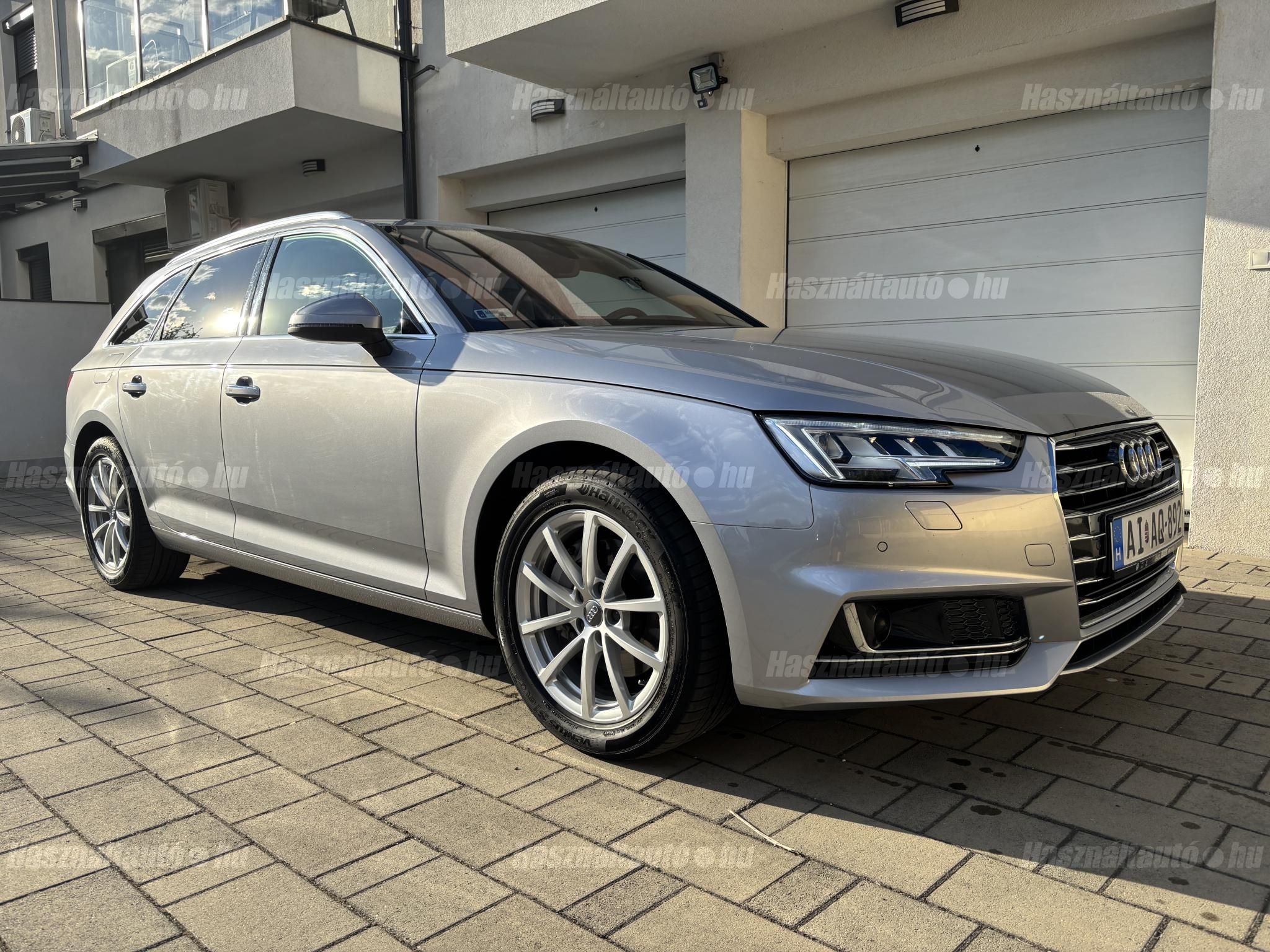 AUDI A4 2019/8 - 1