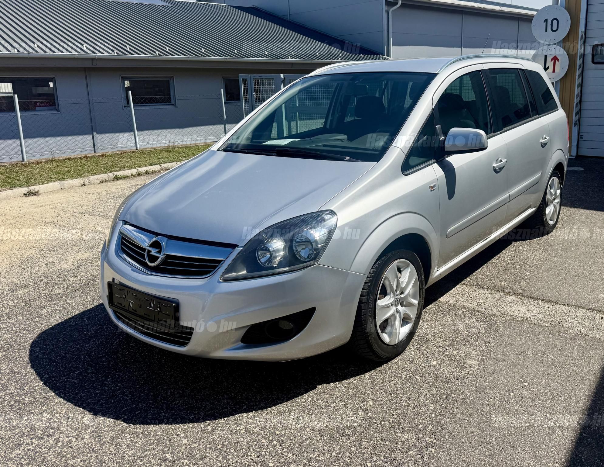 OPEL ZAFIRA B 2013/12 - 1