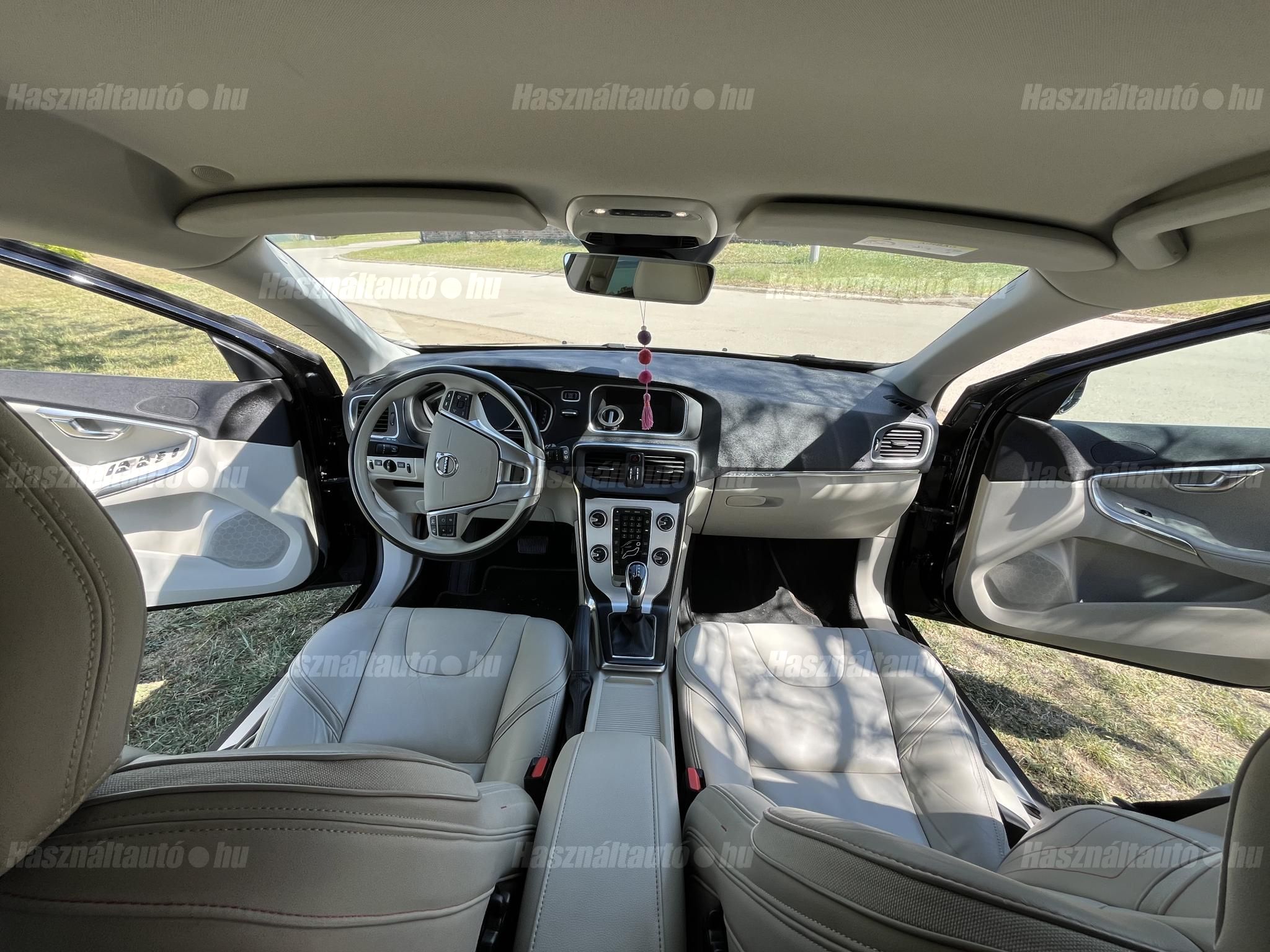 VOLVO V40 2016/12 - 1