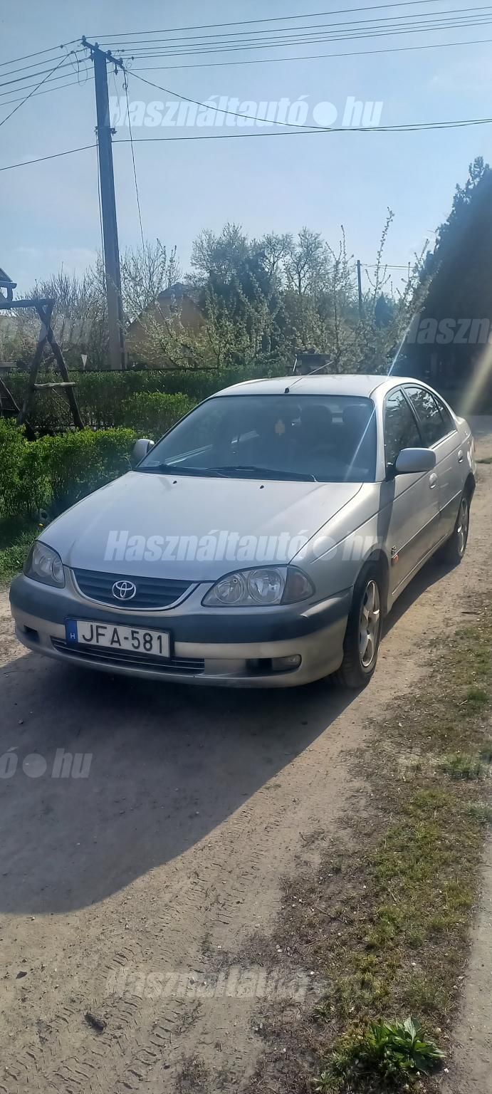 TOYOTA AVENSIS 2001/8 - 1