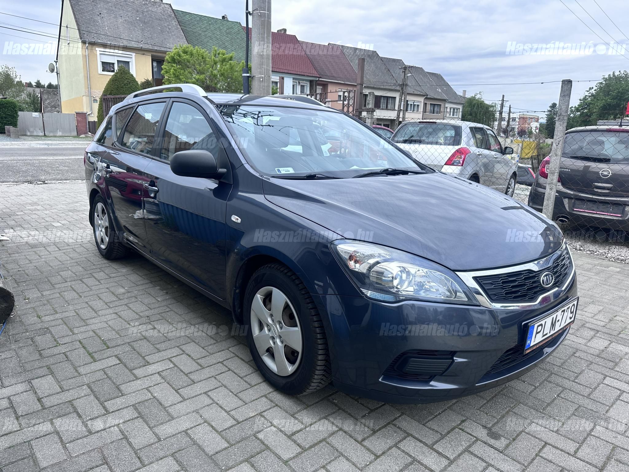 KIA CEE'D 2010/5 - 1