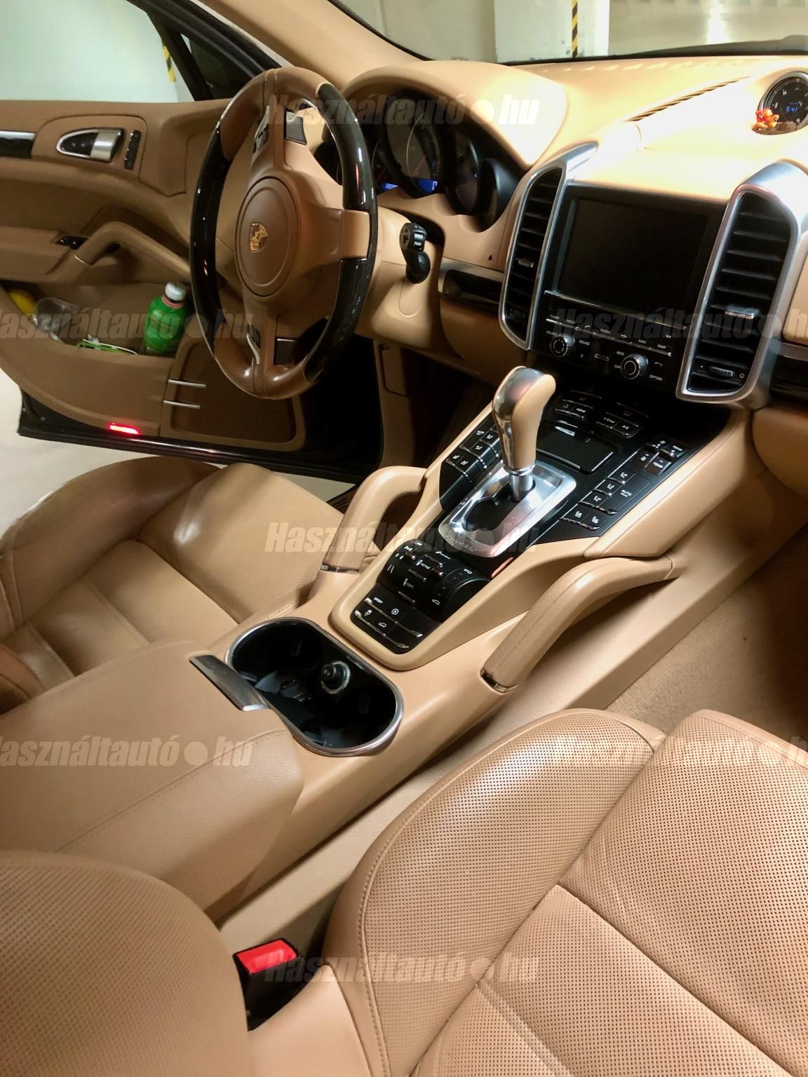 PORSCHE CAYENNE 2013/6 - 1