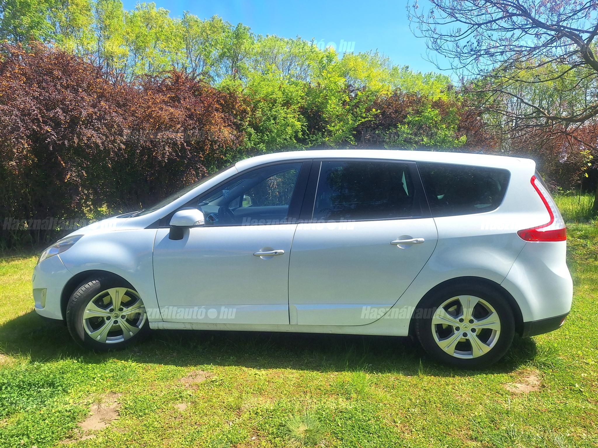 RENAULT GRAND SCENIC 2010/10 - 1