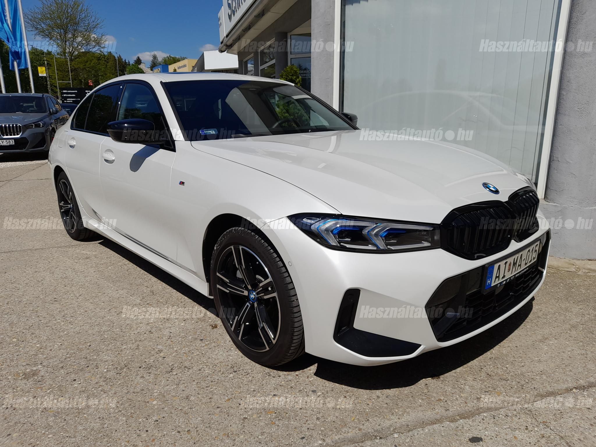 BMW 330 2025/2 - 1