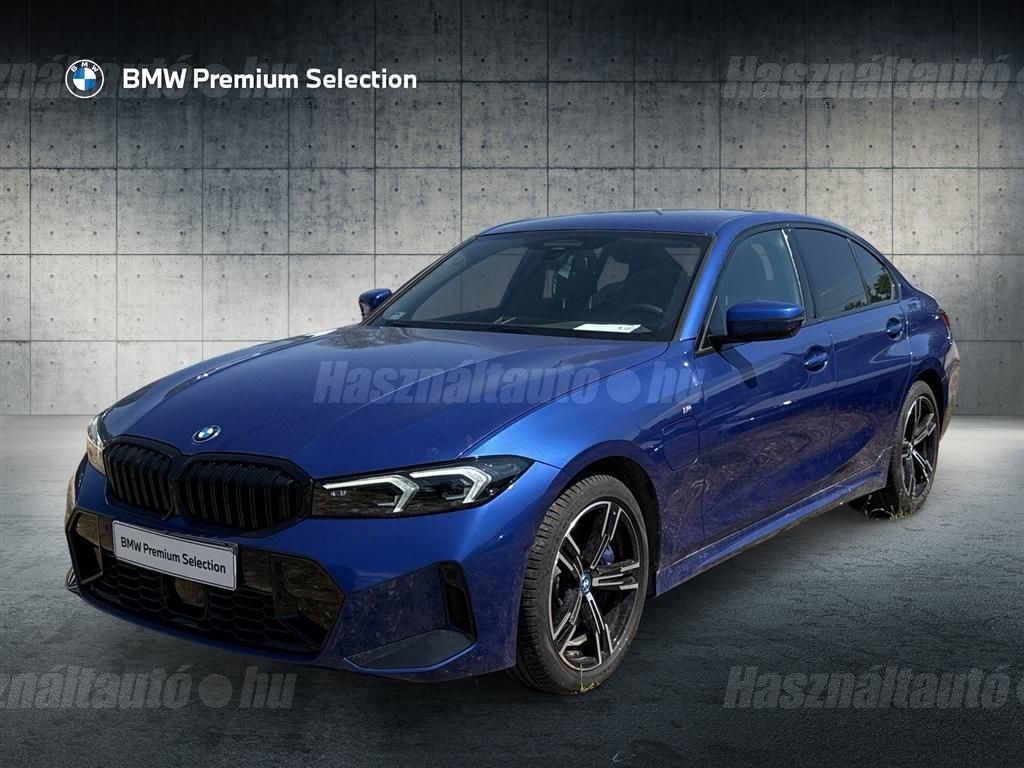 BMW 330 2024/10 - 1